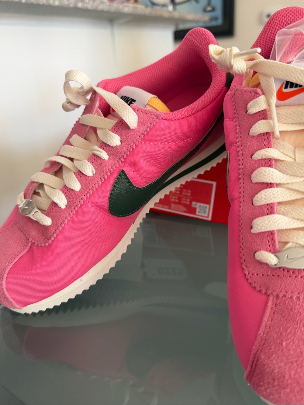 Nike Women’s Hot Pink Sneakers with Dark Green Swoosh